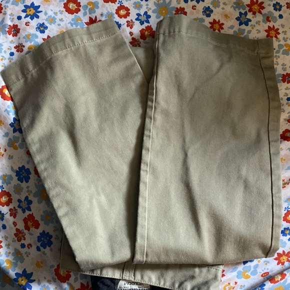 Volcom Boy's 12(26/12) VMonty Khaki Colored Straight Leg Chino Pants - Picture 5 of 5